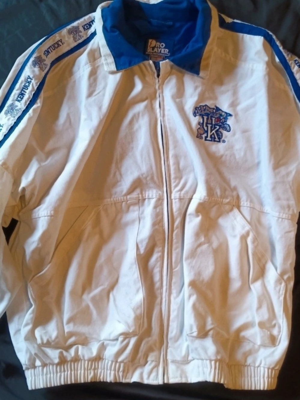Pro Player Vintage 1990s University of Kentucky White & Blue Track Jacket